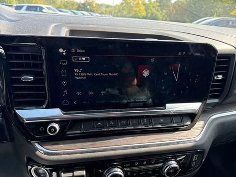 Used 2025 GMC Sierra 1500 SLT image 22