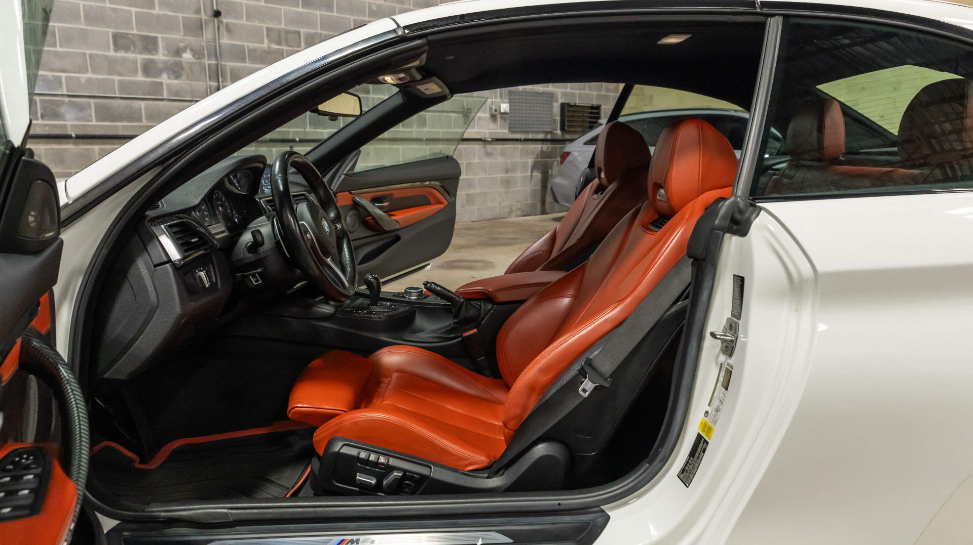 Used 2016 BMW M4 Convertible RWD image 39