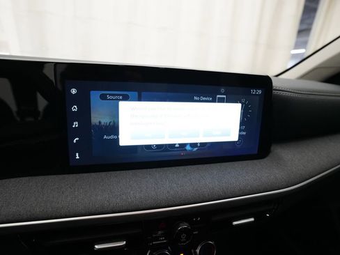 Used 2025 Nissan Kicks SV image 6