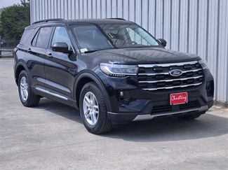 New 2025 Ford Explorer Active w/ Active Comfort Package video 2