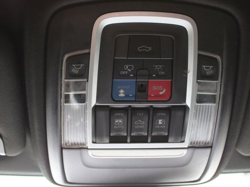 Used 2019 RAM 2500 Laramie w/ Night Edition image 32