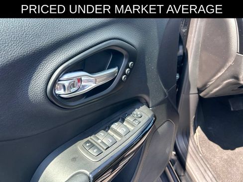 Used 2023 Jeep Cherokee Altitude Lux w/ Lux Elite Package AWD/4WD image 14