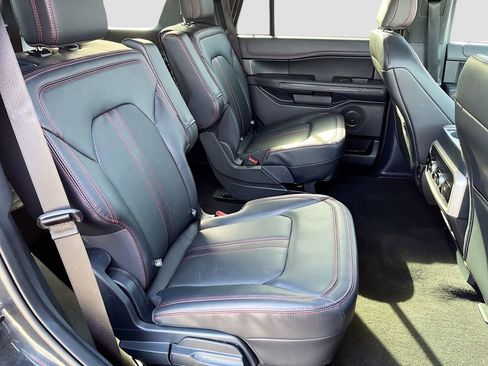 Used 2024 Ford Expedition Limited image 30