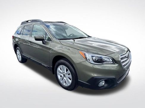 Used 2017 Subaru Outback 2.5i Premium w/ Popular Package #2 AWD/4WD image 7