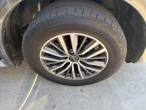 Used 2023 Nissan Armada SL w/ Captain's Chairs Package image 3