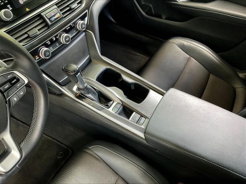 Used 2018 Honda Accord Sport image 17
