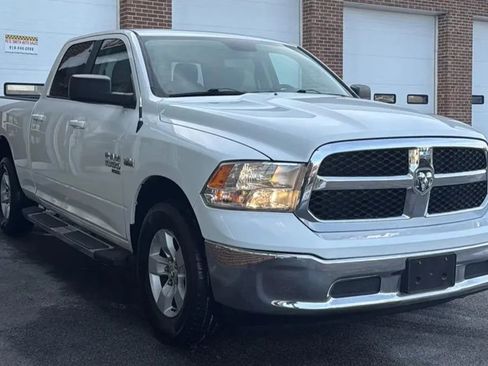 Used 2019 RAM 1500 Classic SLT image 3