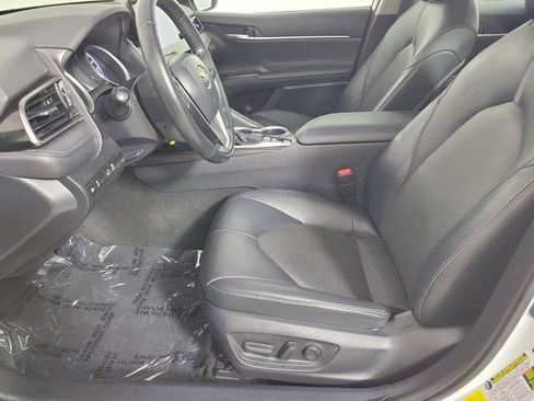 Used 2023 Toyota Camry XLE FWD image 19