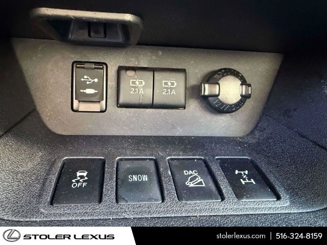 Used 2018 Toyota Highlander SE w/ Protection Package #3 AWD/4WD image 34