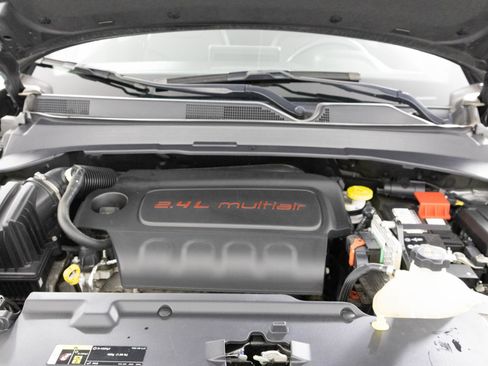 Used 2022 Jeep Compass Limited image 40