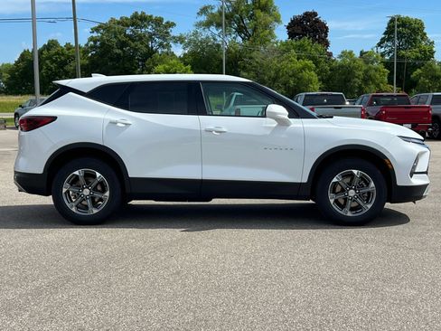 Used 2025 Chevrolet Blazer LT AWD/4WD image 43