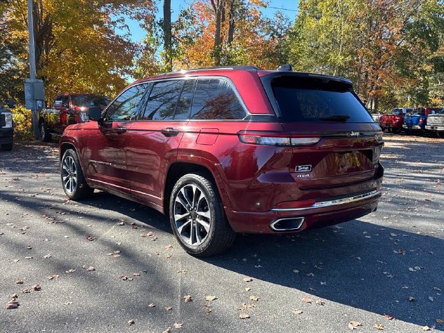 Used 2023 Jeep Grand Cherokee Overland w/ Luxury Tech Group IV AWD/4WD image 17