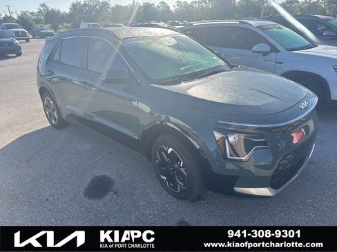 Used 2023 Kia Niro Wind w/ Wind Preserve Package image 1