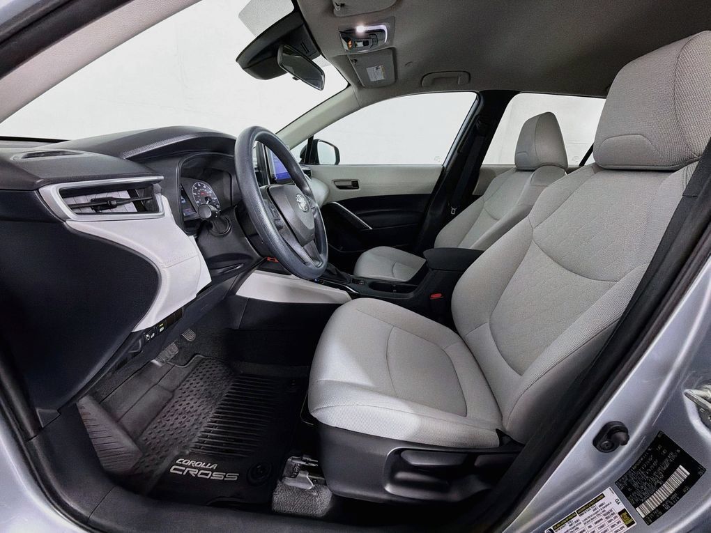 Used 2023 Toyota Corolla Cross L FWD image 15