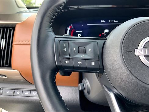 Used 2024 Nissan Pathfinder Platinum FWD image 23