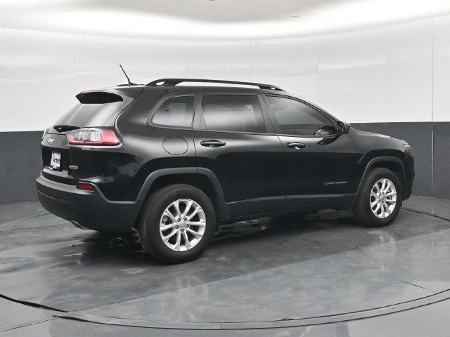 Used 2022 Jeep Cherokee Latitude Lux w/ Sun & Sound Group AWD/4WD image 3