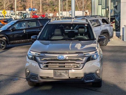 Used 2025 Subaru Forester Limited AWD/4WD image 8