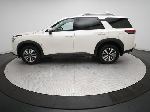 Certified 2024 Nissan Pathfinder SL image 24