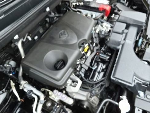 Used 2025 Toyota RAV4 XLE AWD/4WD image 25
