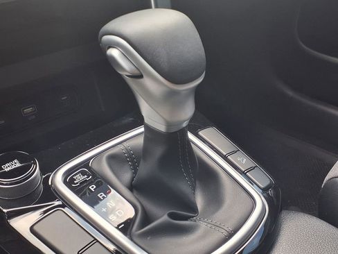 Certified 2025 Kia Seltos S FWD image 8