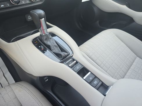 Used 2024 Honda HR-V LX image 23