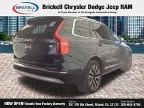 Used 2022 Volvo XC90 T6 Momentum w/ Advanced Package AWD/4WD image 6