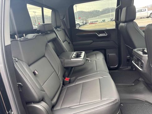 Used 2025 GMC Sierra 1500 Denali w/ Denali Reserve Package image 32