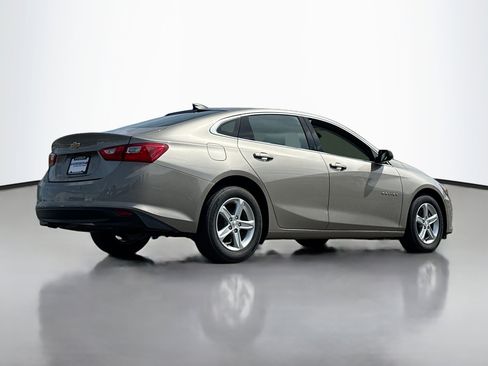 Used 2022 Chevrolet Malibu LS w/ Driver Confidence Package II FWD image 2