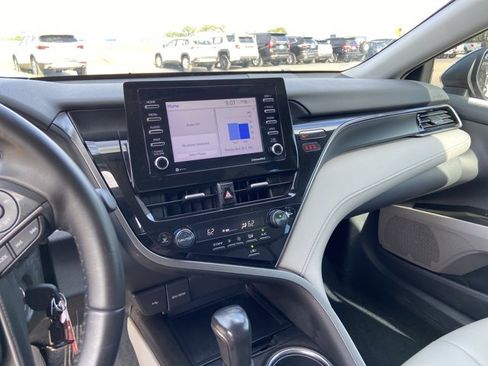 Used 2022 Toyota Camry SE FWD image 23