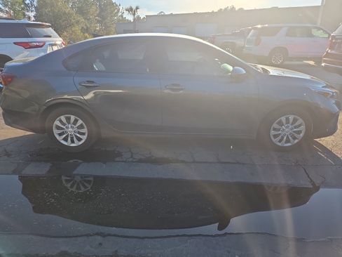 Used 2022 Kia Forte FE image 7