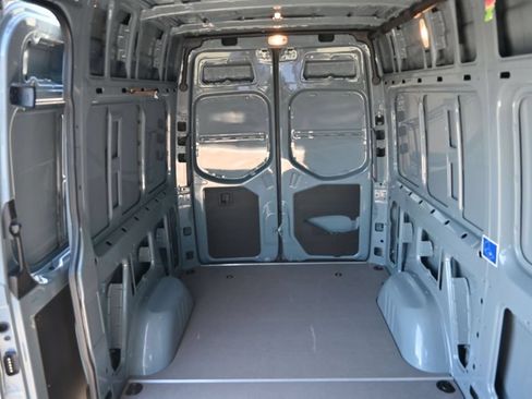 Used 2019 Mercedes-Benz Sprinter 144 image 29
