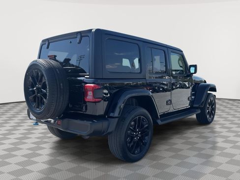 Used 2023 Jeep Wrangler Unlimited Sahara AWD/4WD image 6