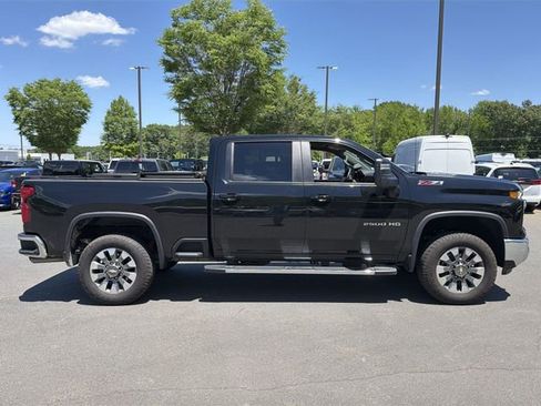 Used 2025 Chevrolet Silverado 2500 LT w/ All Star Edition AWD/4WD image 5