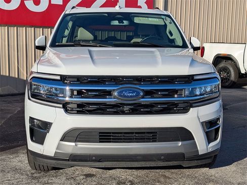 Used 2024 Ford Expedition Limited image 5