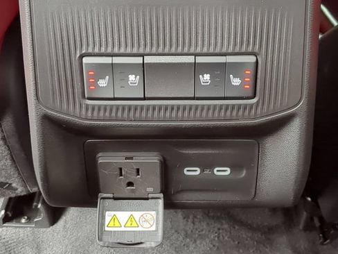 Used 2024 Jeep Wagoneer Launch Edition AWD/4WD image 17