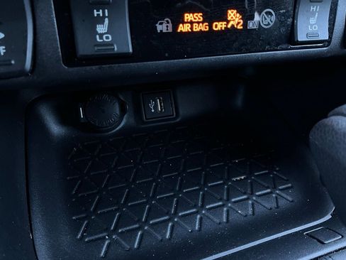 Used 2025 Toyota RAV4 XLE image 25