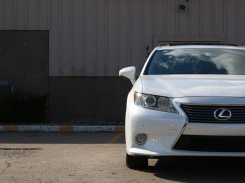 Used 2015 Lexus ES 350 w/ Premium Package image 3