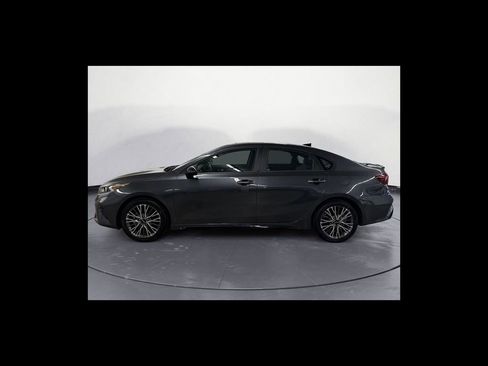 Used 2024 Kia Forte GT-Line w/ GT-Line Premium Package FWD image 3