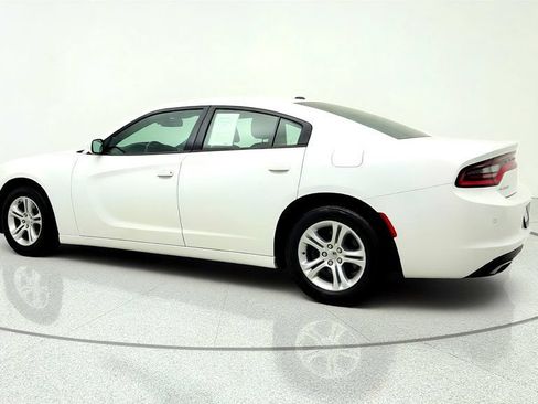 Used 2017 Dodge Charger SE w/ Popular Equipment Group RWD image 7