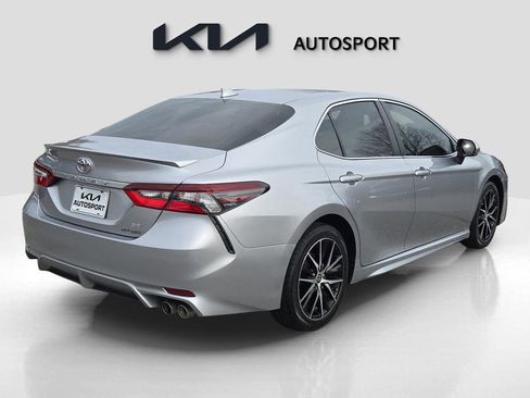 Used 2024 Toyota Camry SE image 8