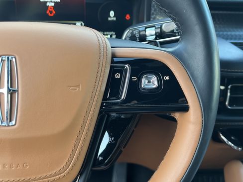 Used 2022 Lincoln Aviator Black Label w/ Class IV Trailer Tow Package image 18