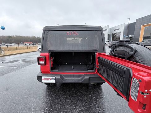 Used 2018 Jeep Wrangler Sport image 10