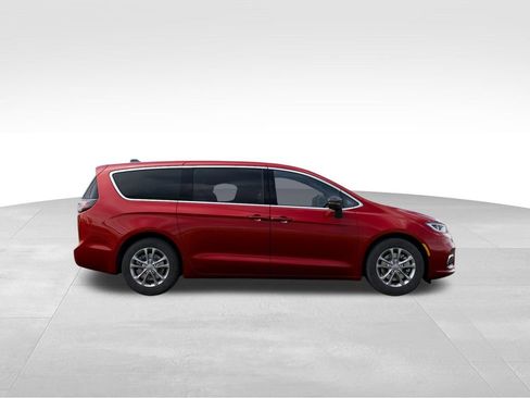 New 2026 Chrysler Pacifica Select AWD/4WD image 22