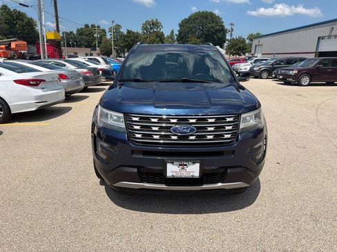 Used 2016 Ford Explorer XLT w/ Equipment Group 202A AWD/4WD image 3
