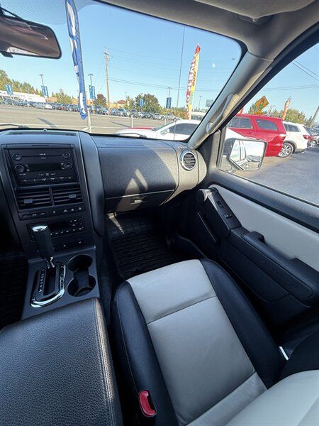 Used 2007 Ford Explorer Sport Trac Limited AWD/4WD image 18