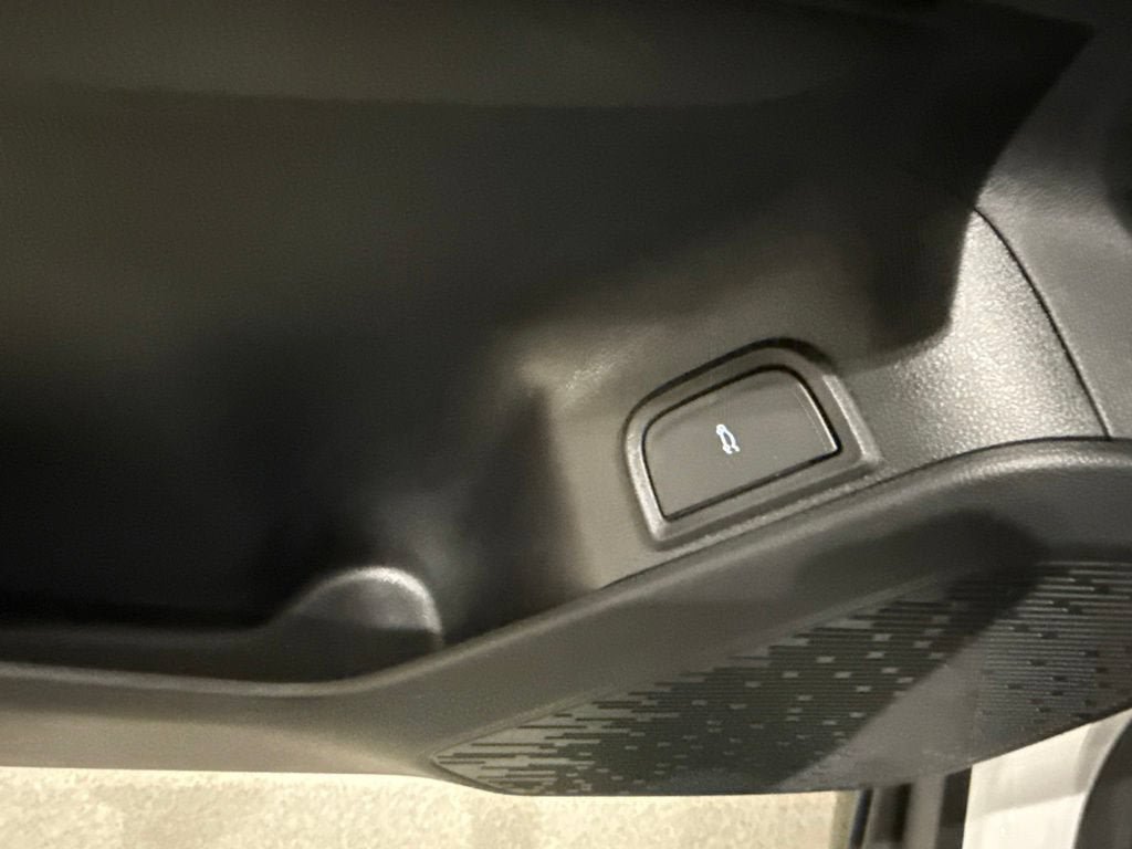 New 2027 GMC Terrain Elevation w/ Elevation Premium Package AWD/4WD image 24