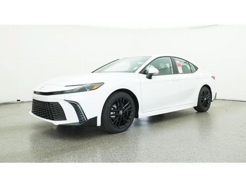 Used 2026 Toyota Camry SE FWD image 17