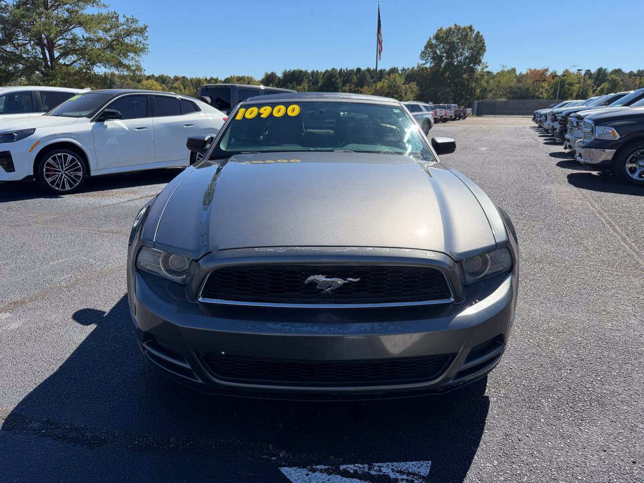 Used 2014 Ford Mustang Convertible RWD image 3