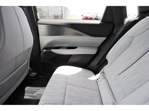 New 2027 Cadillac Lyriq Luxury AWD/4WD image 12