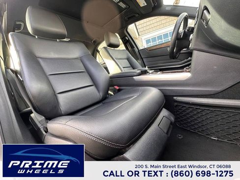 Used 2014 Mercedes-Benz E 350 4dr Sdn E 350 Luxury 4MATIC image 18